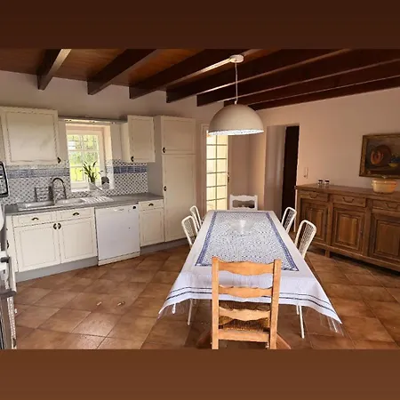 Grande Maison 10 Pers Vallee Du Lot Avec Piscine Et Terrain De Petanque Semesterbostad *